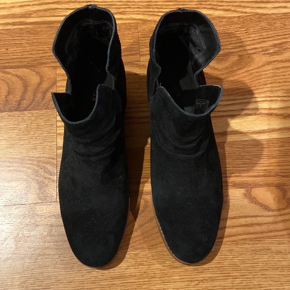 Cole Hahn black booties size 9 - Picture 4 of 4